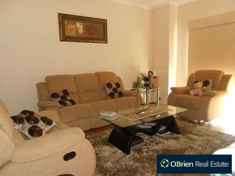 97 Golden Grove Drive, Narre Warren South VIC 3805