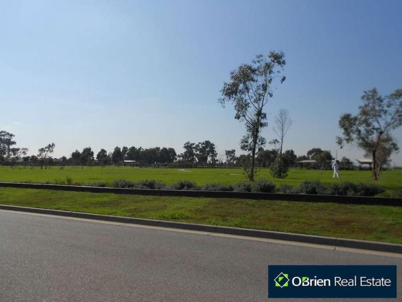 97 Golden Grove Drive, Narre Warren South VIC 3805