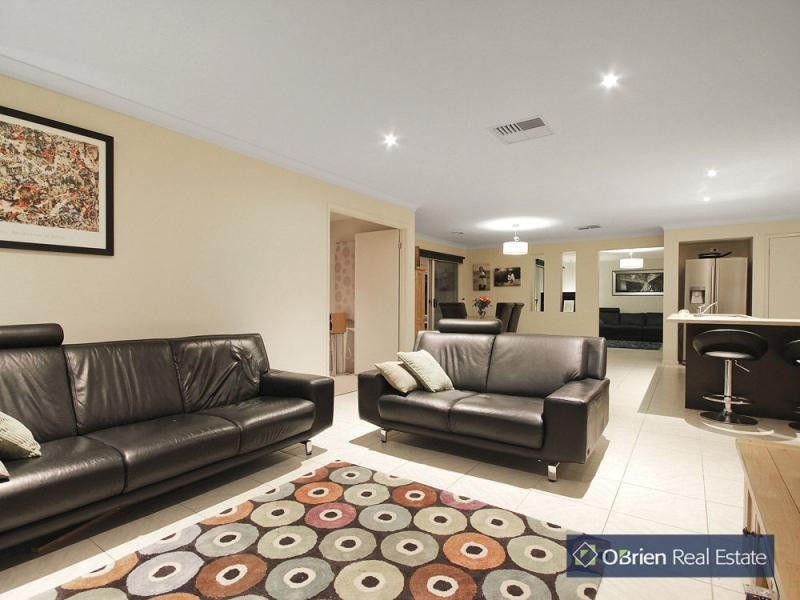 5 Wearingford Avenue, Narre Warren South VIC 3805