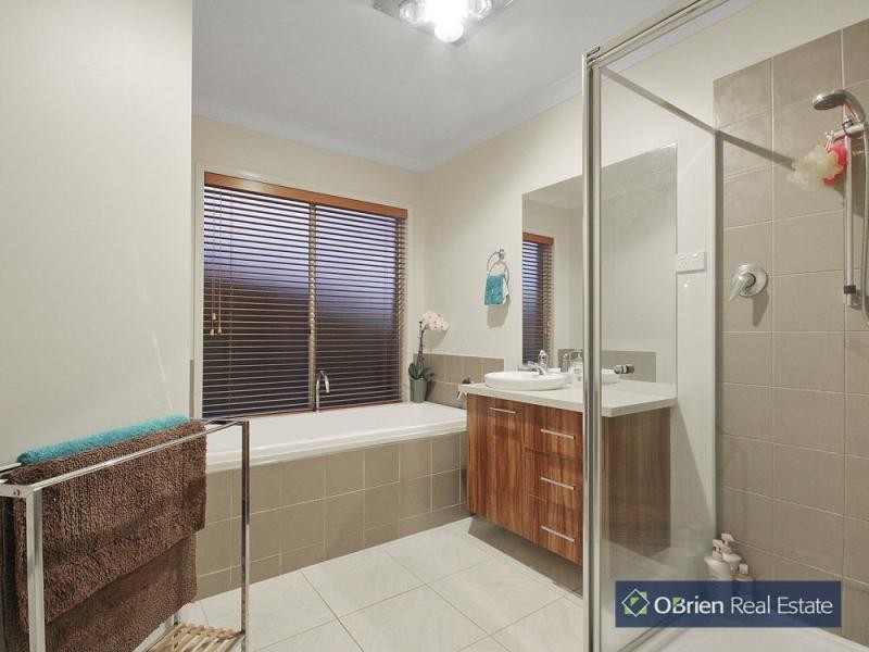 5 Wearingford Avenue, Narre Warren South VIC 3805