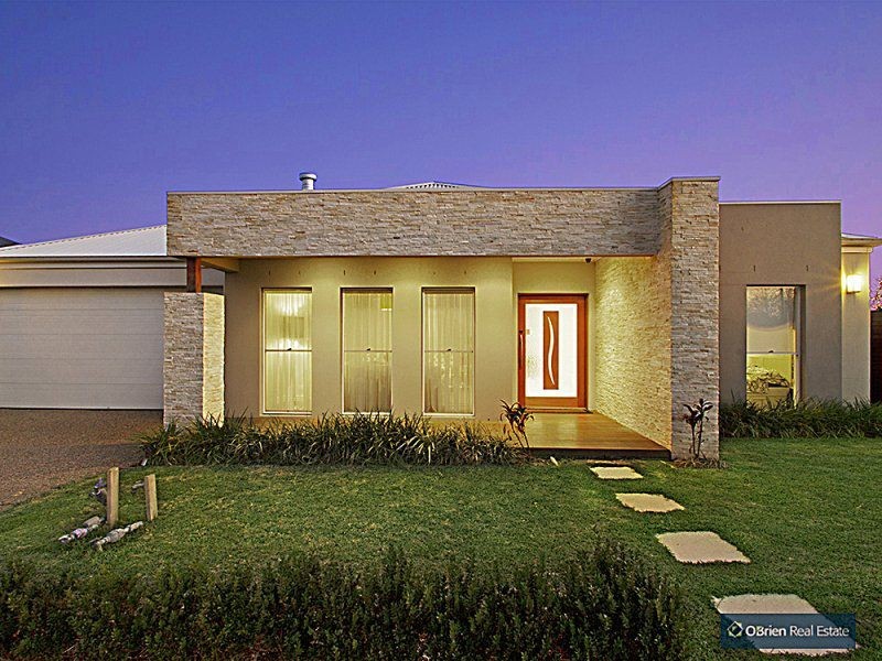 27 Yammerbook Way, Cranbourne East VIC 3977
