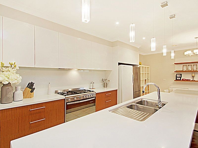 27 Yammerbook Way, Cranbourne East VIC 3977