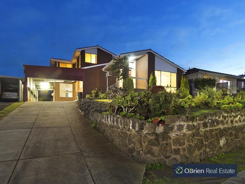 8 Cumberland Way, Endeavour Hills VIC 3802