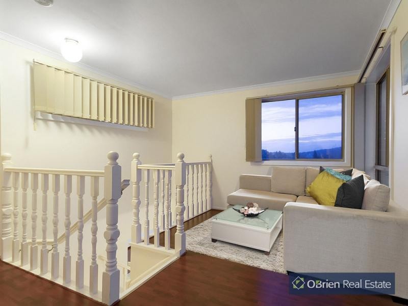 8 Cumberland Way, Endeavour Hills VIC 3802