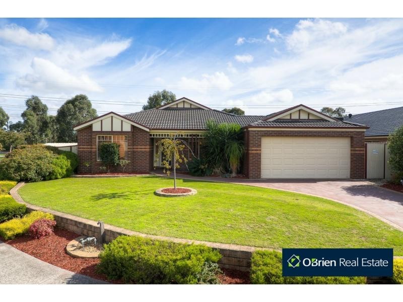 65 Cherry Hills Drive, Cranbourne VIC 3977
