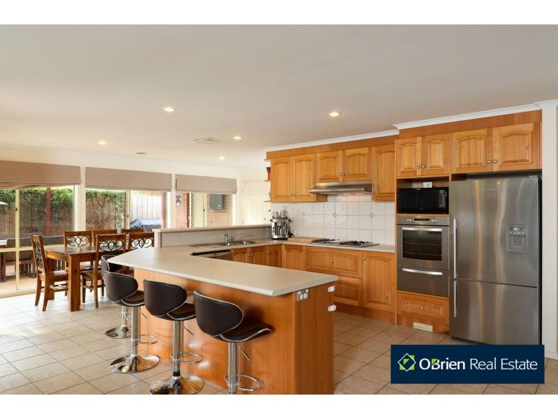 65 Cherry Hills Drive, Cranbourne VIC 3977