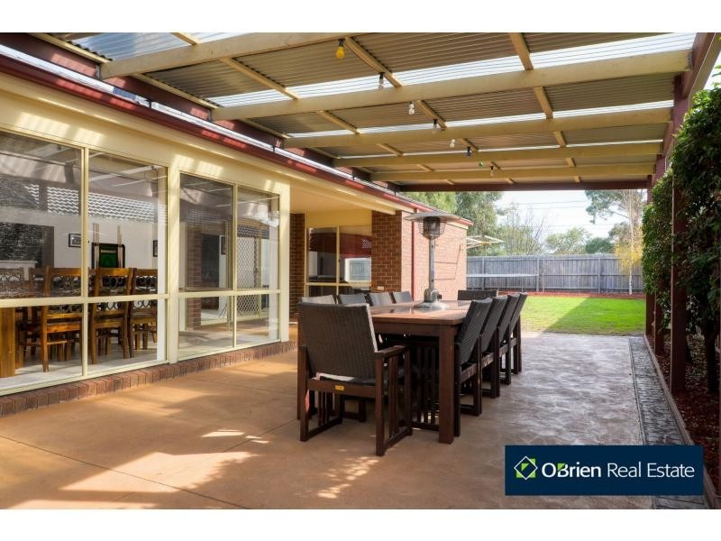 65 Cherry Hills Drive, Cranbourne VIC 3977