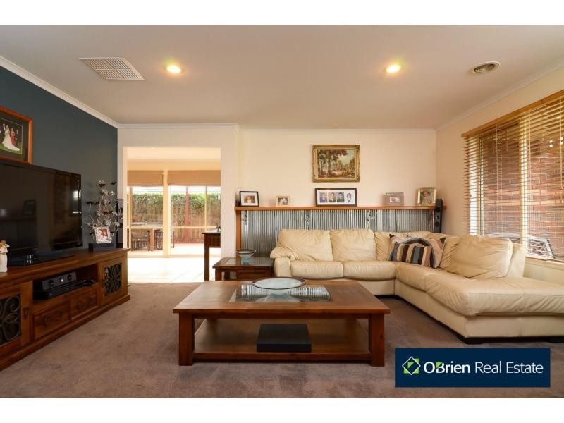 65 Cherry Hills Drive, Cranbourne VIC 3977