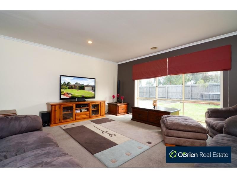 65 Cherry Hills Drive, Cranbourne VIC 3977