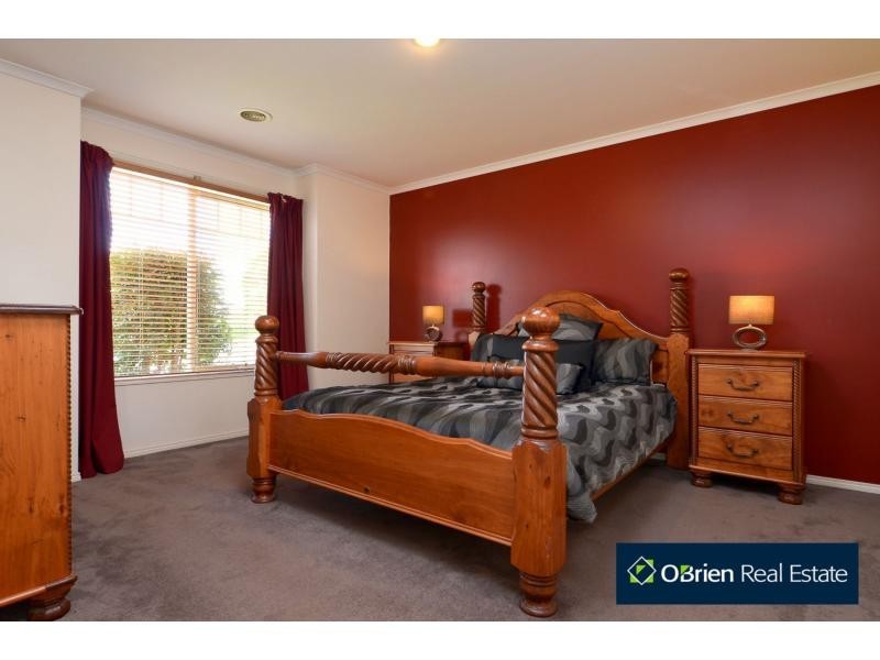 65 Cherry Hills Drive, Cranbourne VIC 3977
