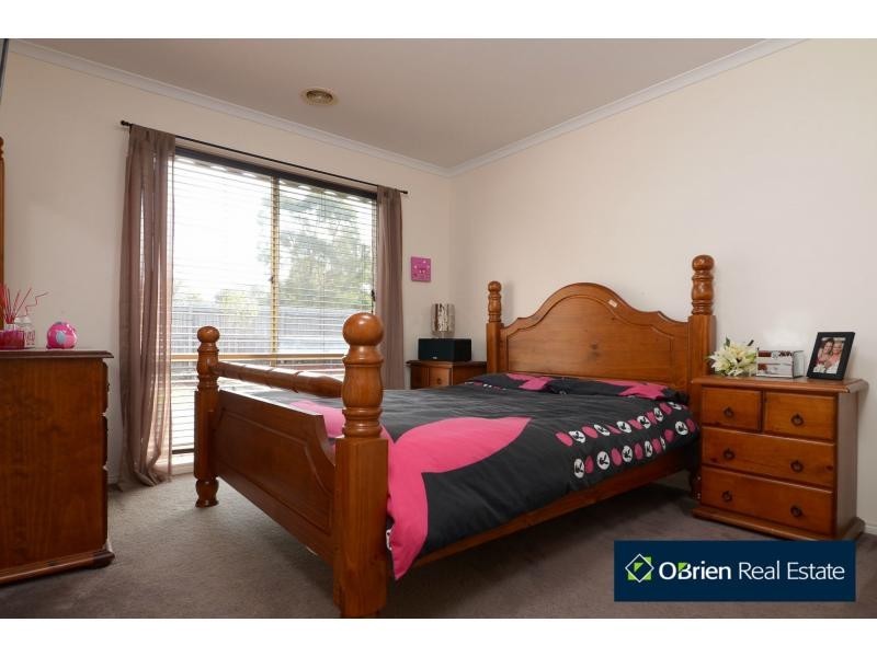 65 Cherry Hills Drive, Cranbourne VIC 3977