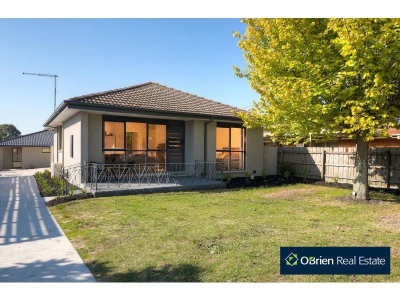 10 Jillian Street, Cranbourne VIC 3977