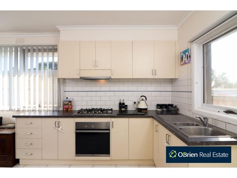 10 Jillian Street, Cranbourne VIC 3977