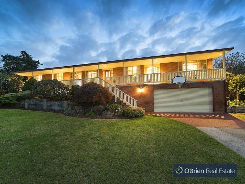 17 Hedgerow Court, Narre Warren South VIC 3805