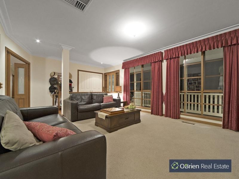 17 Hedgerow Court, Narre Warren South VIC 3805