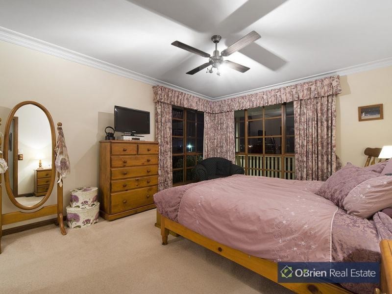 17 Hedgerow Court, Narre Warren South VIC 3805