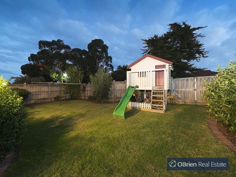 17 Hedgerow Court, Narre Warren South VIC 3805