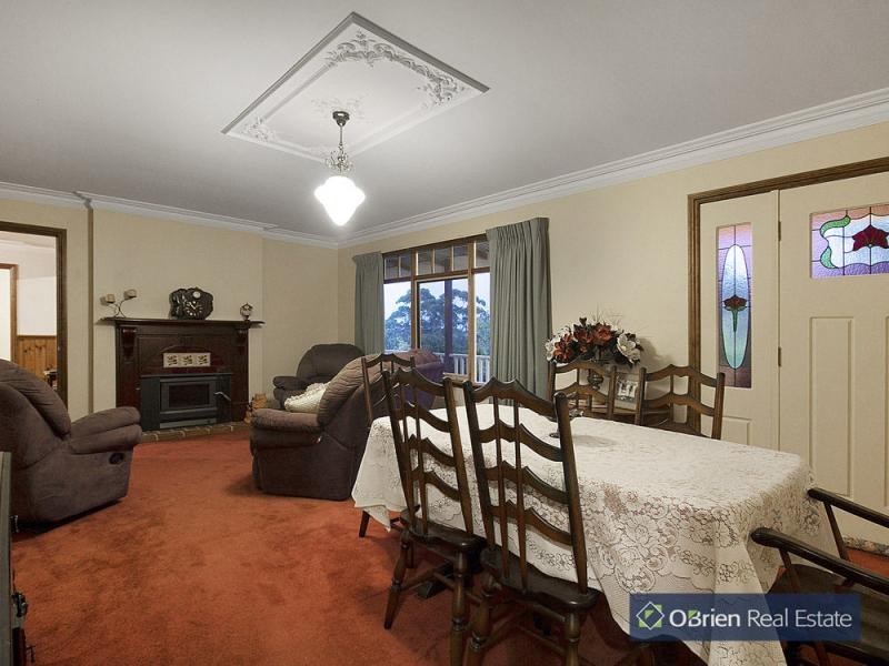 8 Chevron Avenue, Cranbourne South VIC 3977