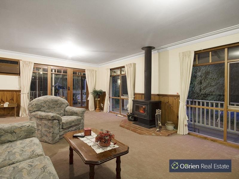 8 Chevron Avenue, Cranbourne South VIC 3977