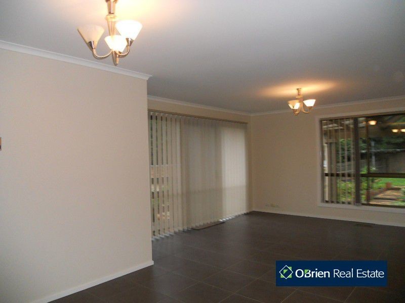39 Georgette Crescent, Endeavour Hills VIC 3802