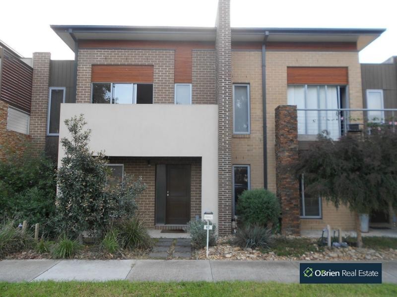82 Mannavue Boulevard, Cranbourne North VIC 3977