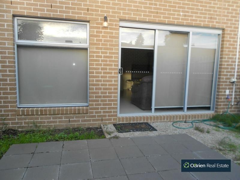 82 Mannavue Boulevard, Cranbourne North VIC 3977