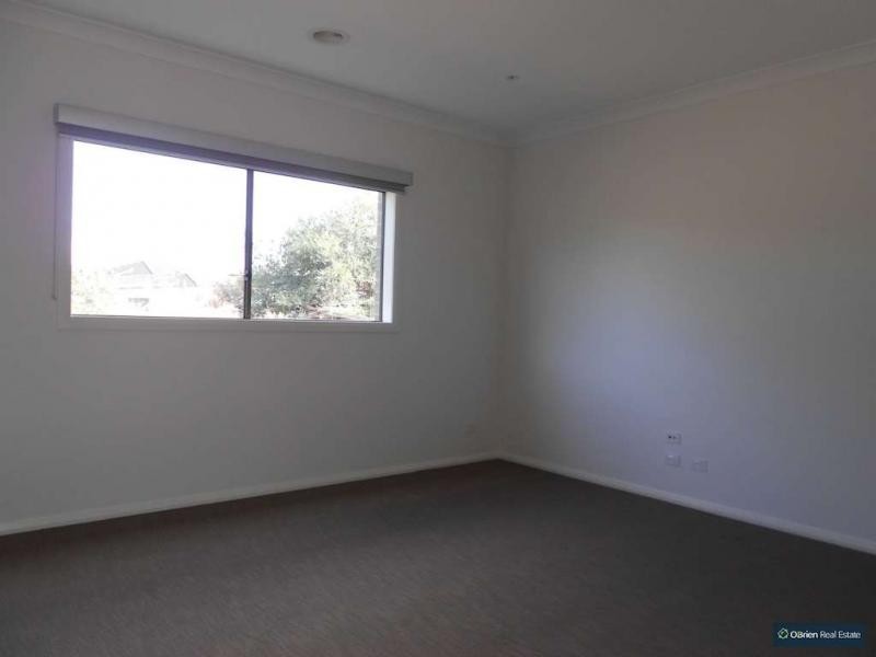 54 Clifton Grove, Carrum Downs VIC 3201