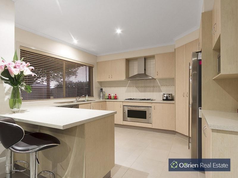 18 Boronia Avenue, Cranbourne VIC 3977