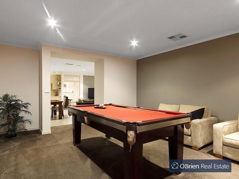 18 Boronia Avenue, Cranbourne VIC 3977