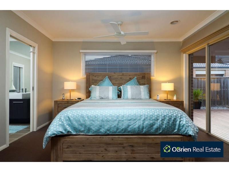 176 Linsell Boulevard, Cranbourne East VIC 3977