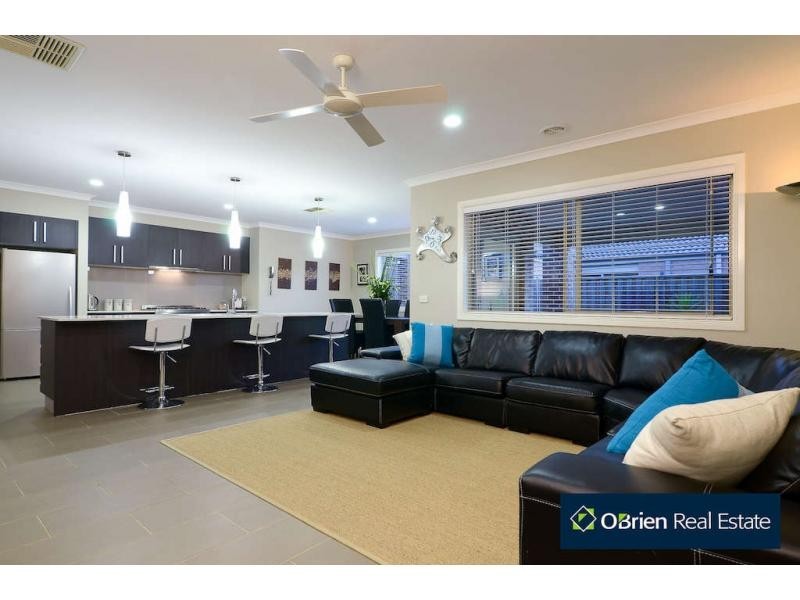 176 Linsell Boulevard, Cranbourne East VIC 3977
