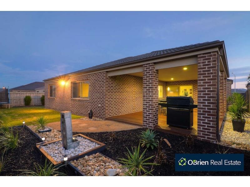 176 Linsell Boulevard, Cranbourne East VIC 3977