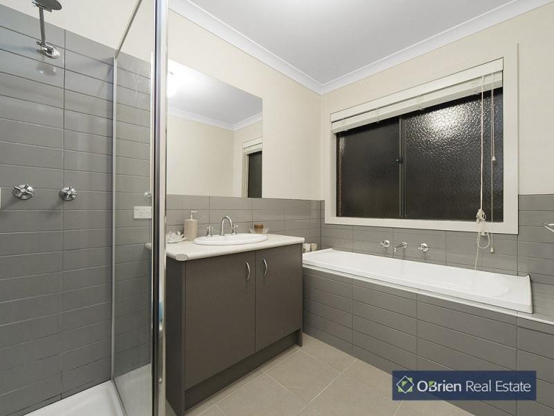 9 Immy Parade, Narre Warren VIC 3805