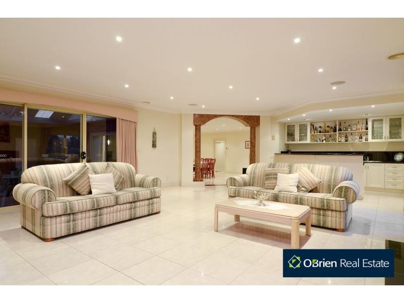 30 Glen Vista Drive, Narre Warren North VIC 3804