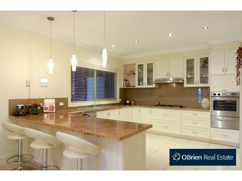 30 Glen Vista Drive, Narre Warren North VIC 3804