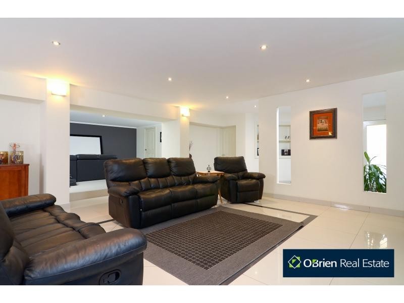30 Glen Vista Drive, Narre Warren North VIC 3804