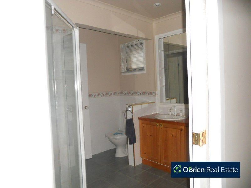 1/7 Aaran Close, Endeavour Hills VIC 3802