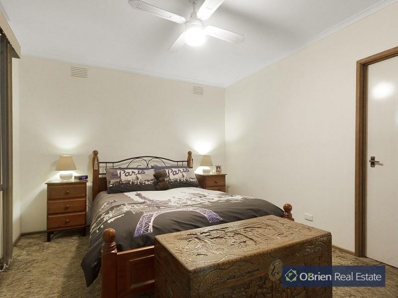 14 Browns Road, Devon Meadows VIC 3977