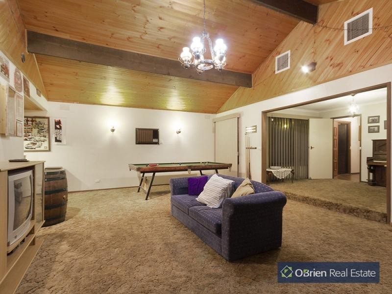 14 Browns Road, Devon Meadows VIC 3977