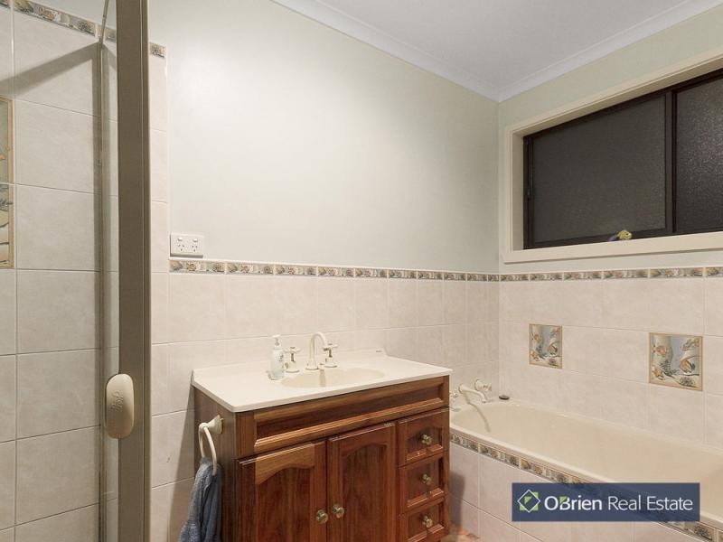 14 Browns Road, Devon Meadows VIC 3977