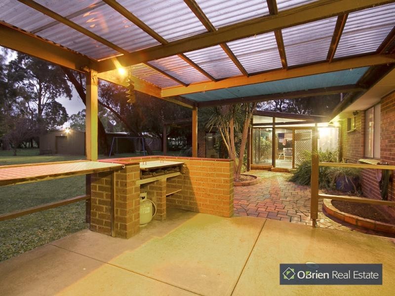 14 Browns Road, Devon Meadows VIC 3977