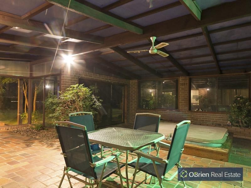 14 Browns Road, Devon Meadows VIC 3977