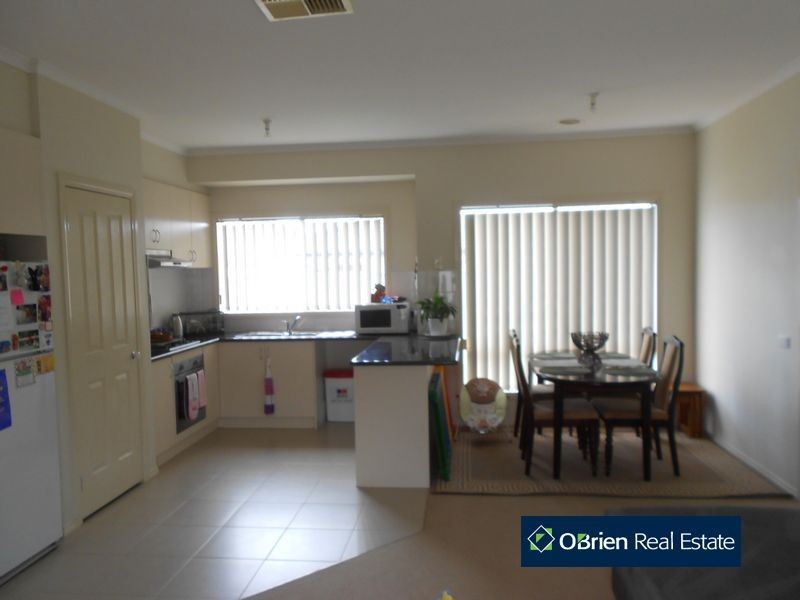 14 Wonboyn Close, Pakenham VIC 3810