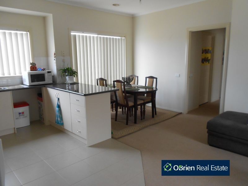 14 Wonboyn Close, Pakenham VIC 3810