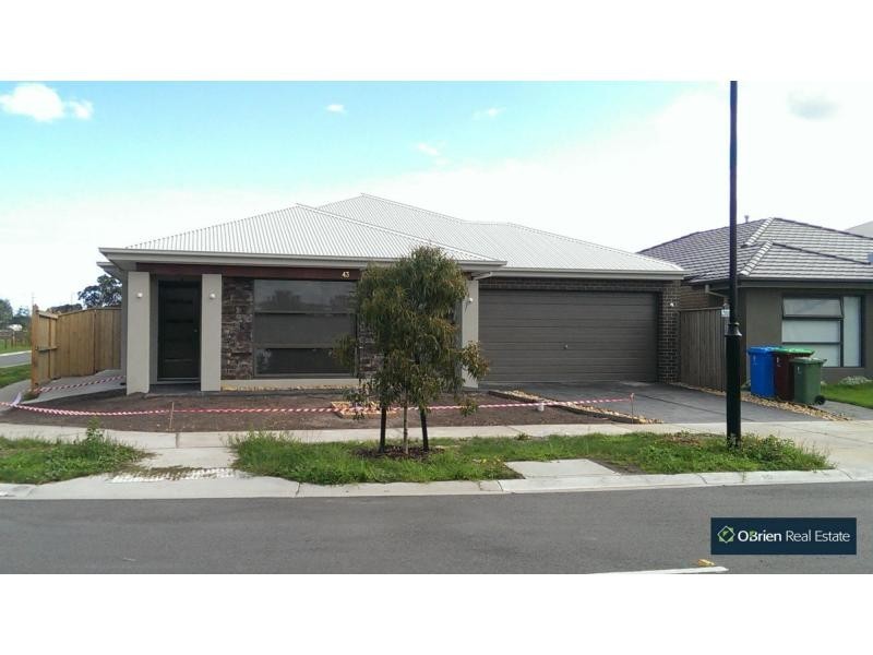 43 Lividia Circuit, Marriott Waters, Lyndhurst VIC 3975