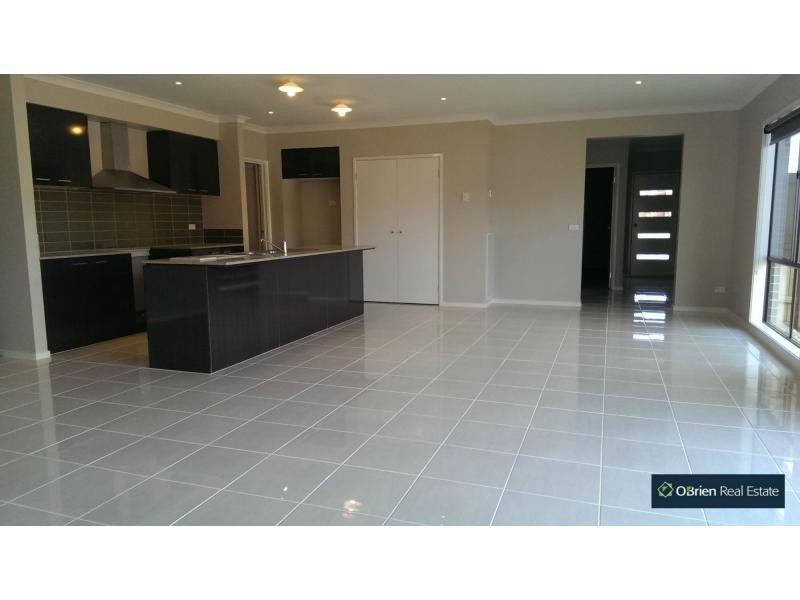 43 Lividia Circuit, Marriott Waters, Lyndhurst VIC 3975
