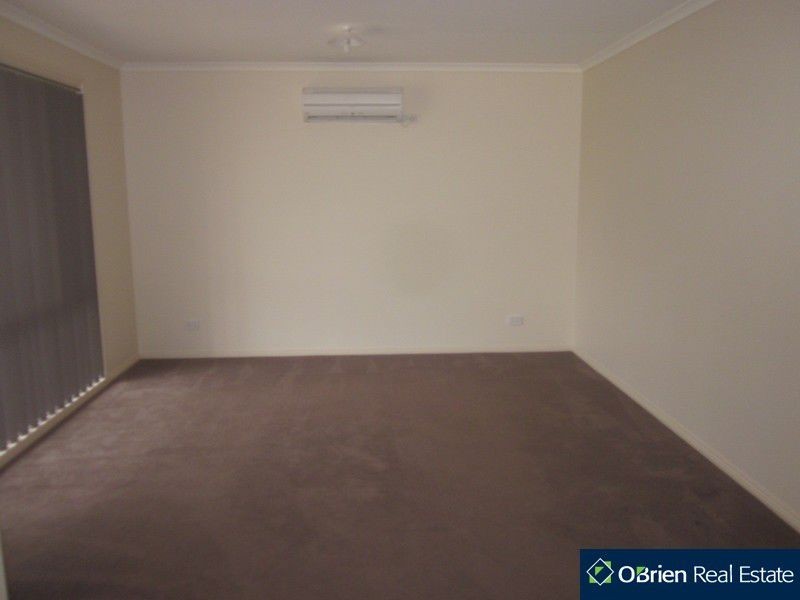 6 Barnes Way, Koo Wee Rup VIC 3981