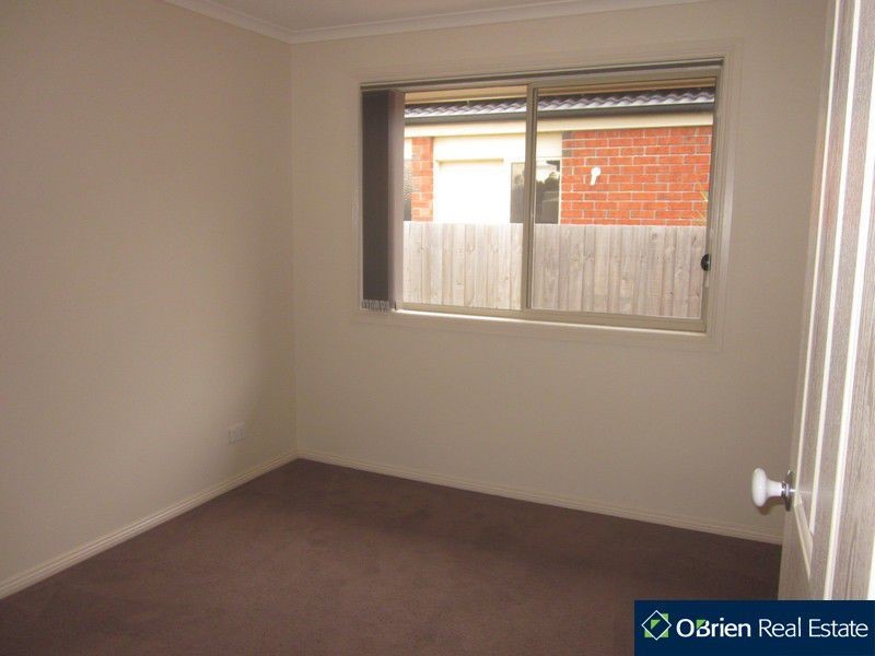 6 Barnes Way, Koo Wee Rup VIC 3981