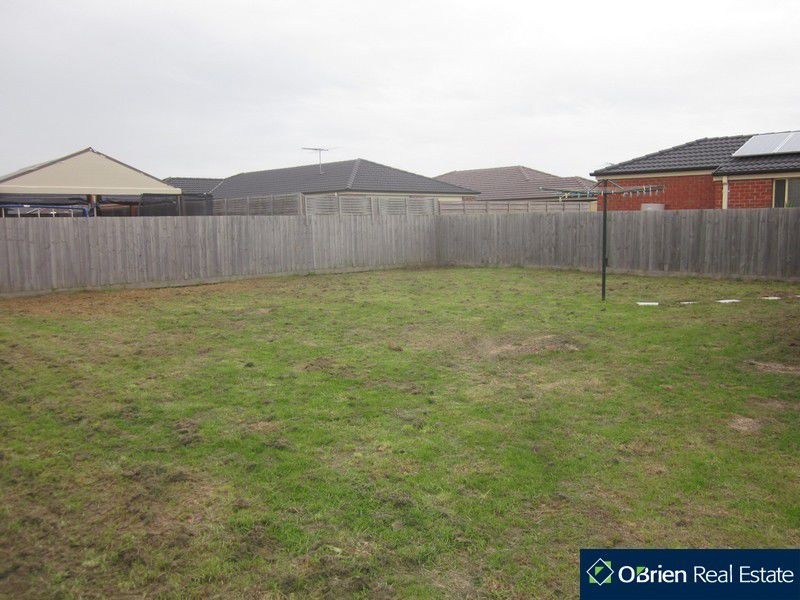 6 Barnes Way, Koo Wee Rup VIC 3981