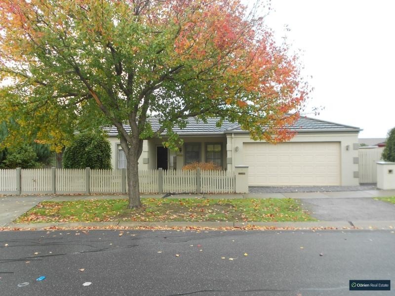 3 Milparinka Way, Berwick VIC 3806